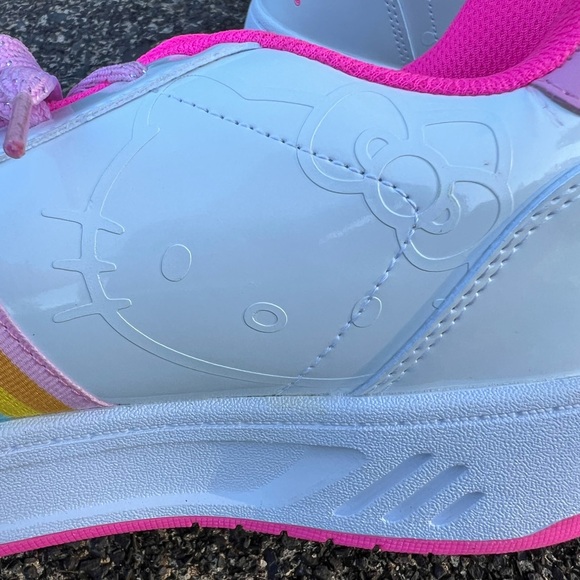 Heelys Women’s White and Pink Sneakers with Rainbow - Picture 6 of 13
